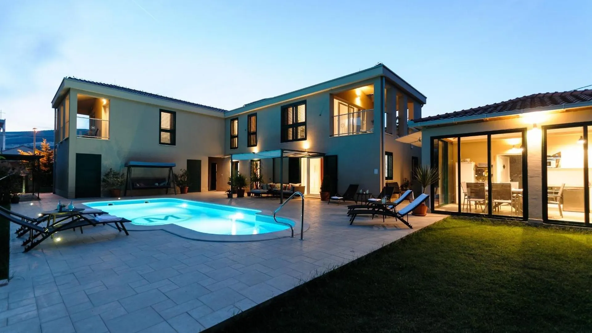 Luxury Villa With Heated Pool, Terrace, And Outdoor Amenities For Relaxation Trogir Croatia